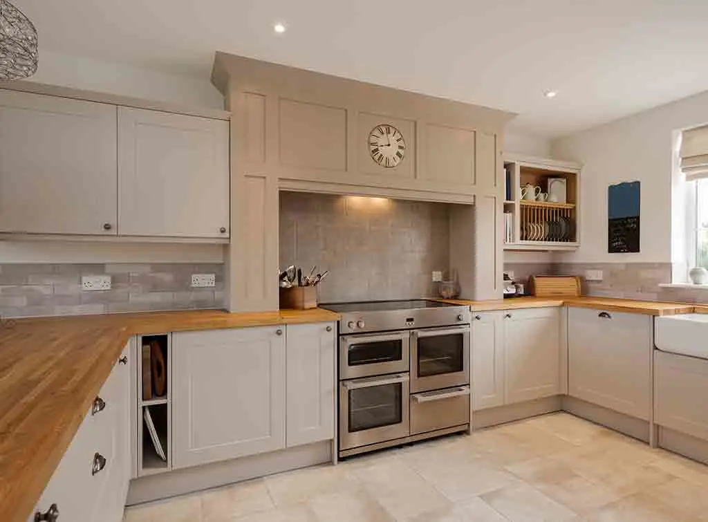 11 classic kitchen colours that won&#8217;t date