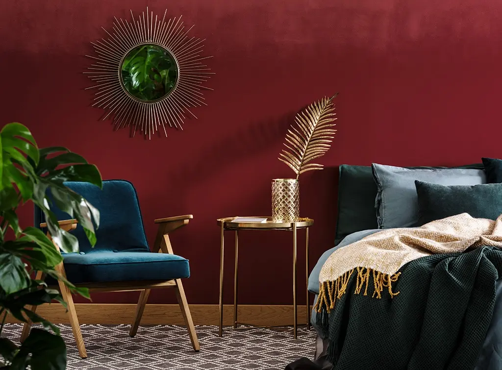 Royalty-worthy red bedroom ideas in 2024