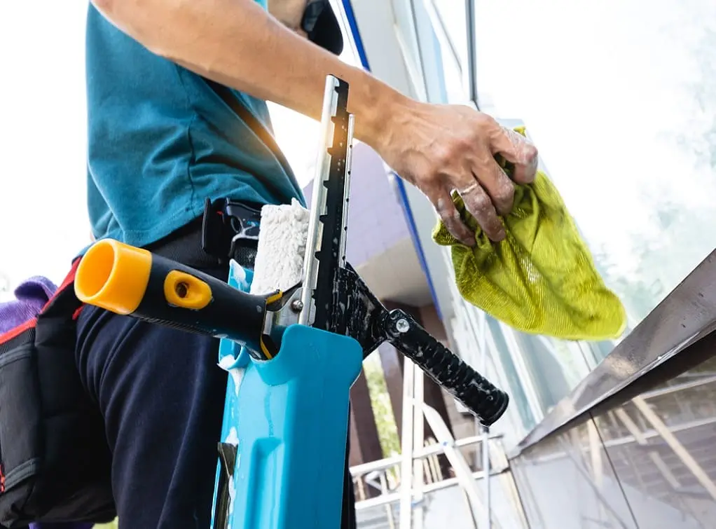 How to become a window cleaner
