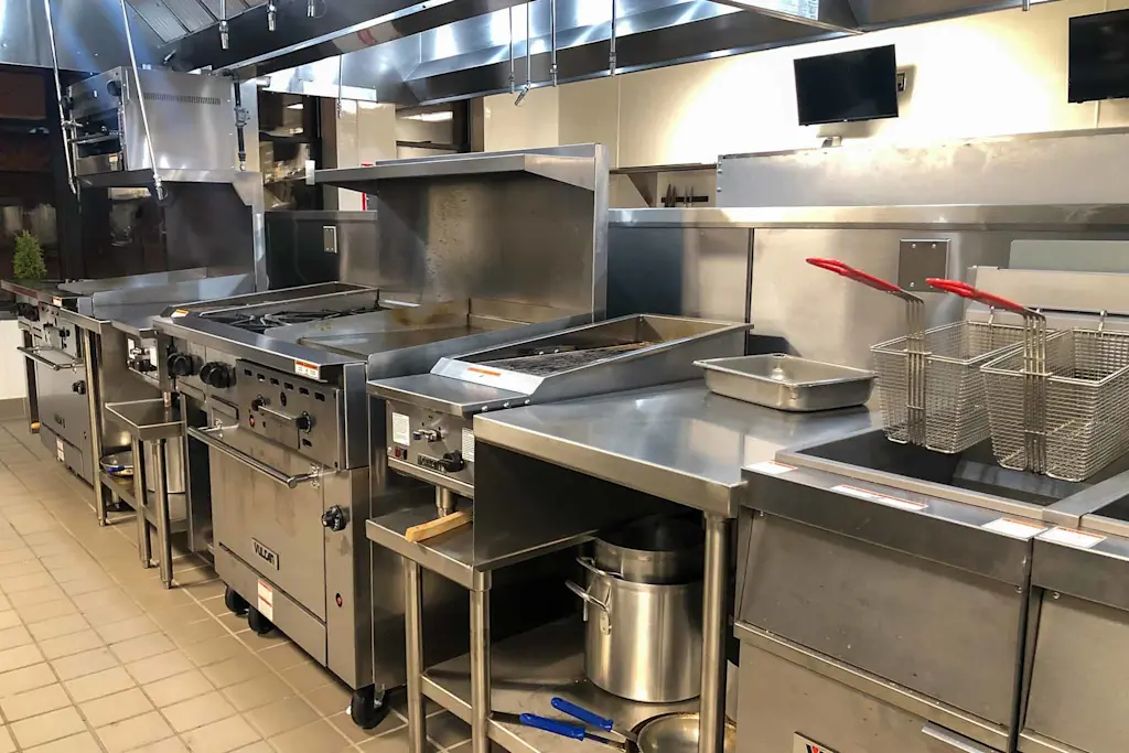How much does it cost to build a commercial kitchen?