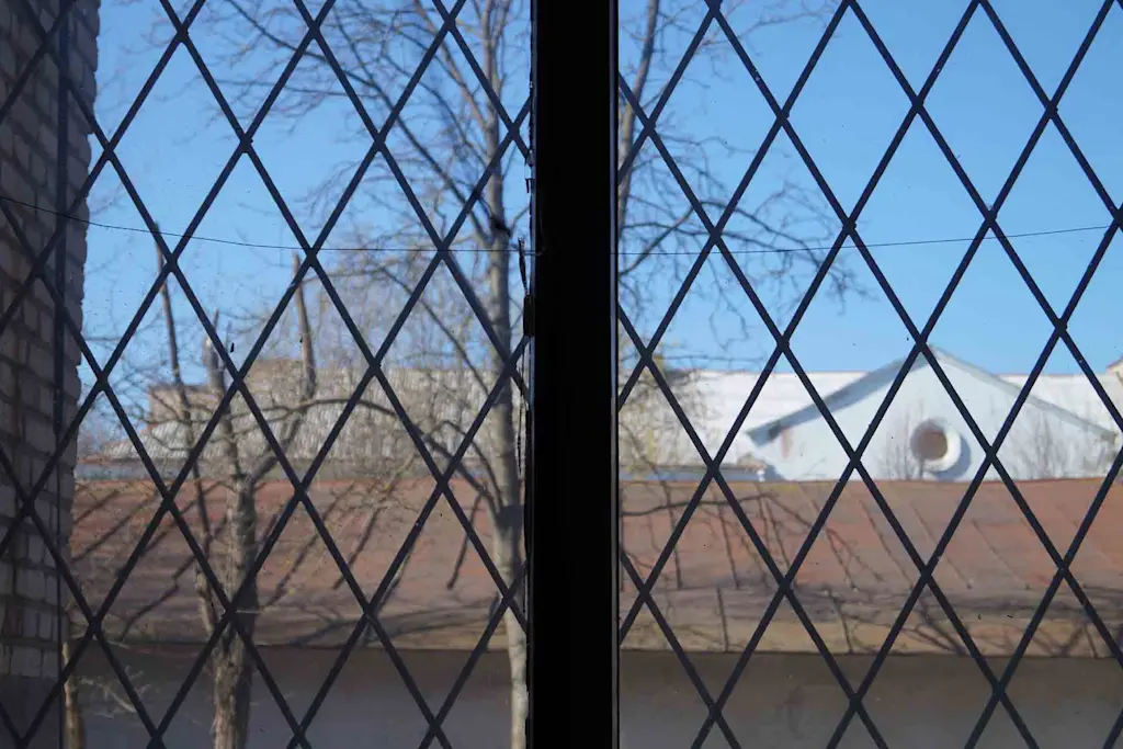 How to seal leaded glass windows