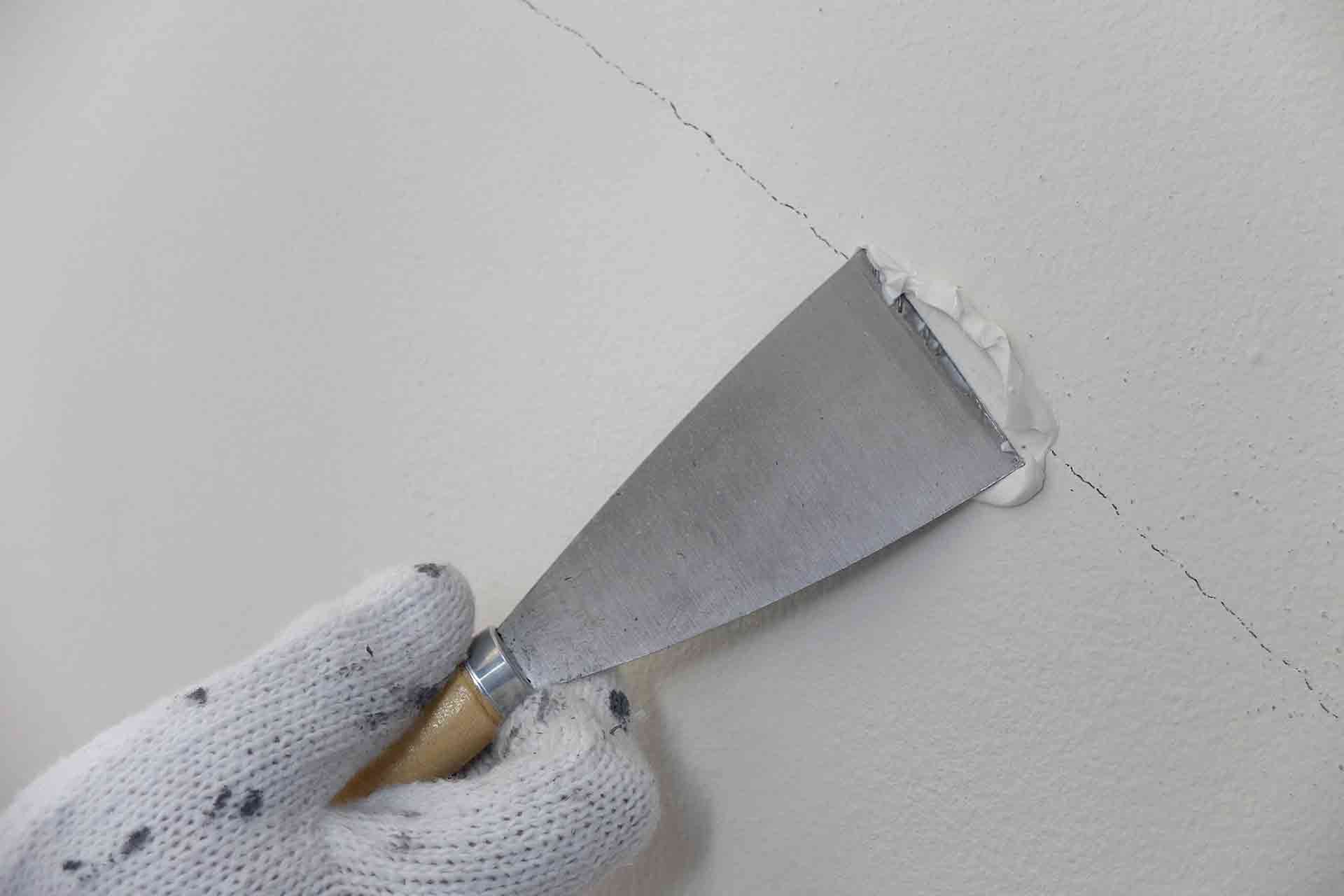 How to fill holes in a wall