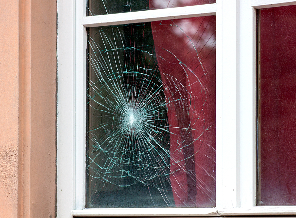 How much does window glass replacement cost?