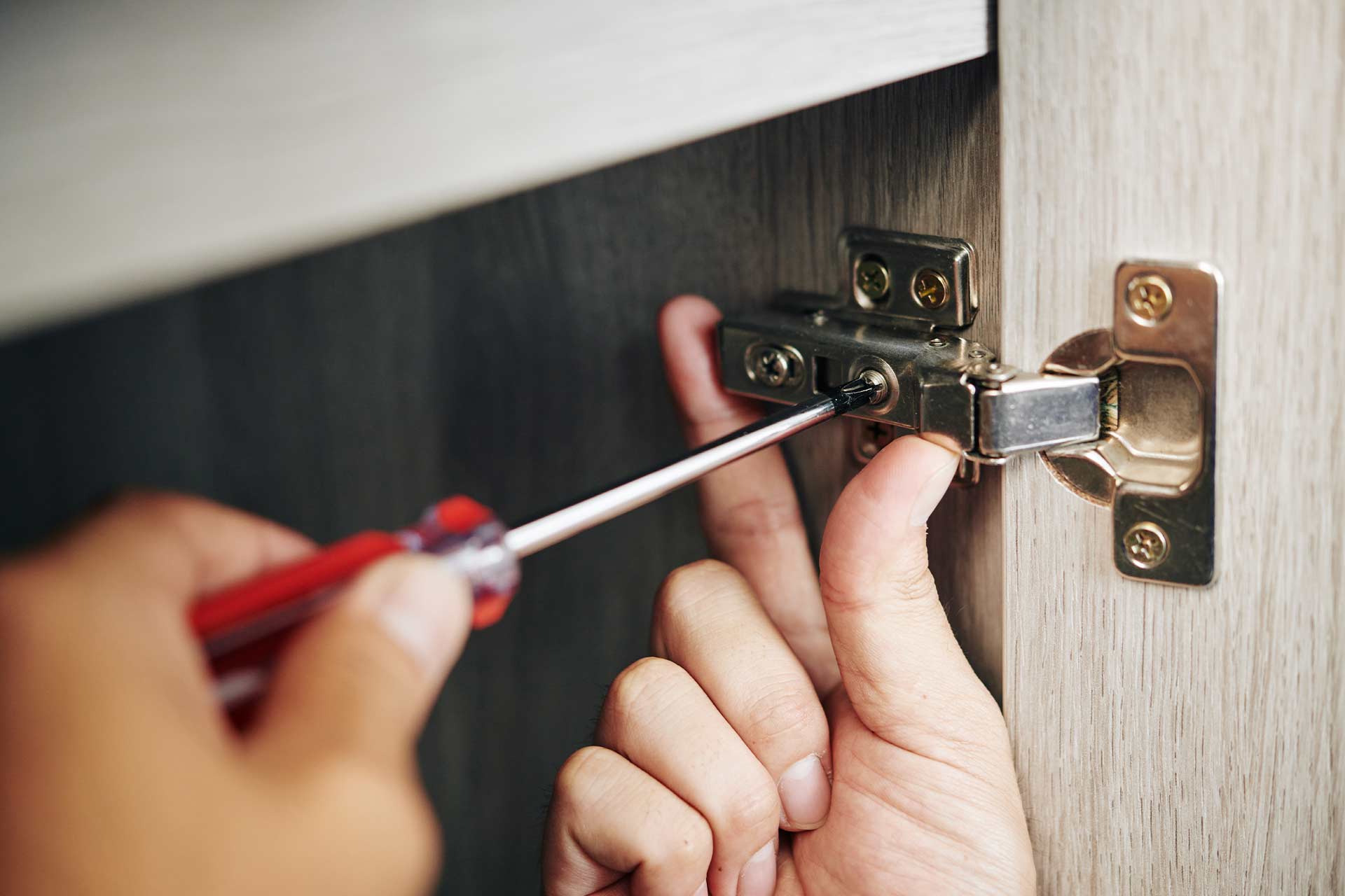 How to adjust kitchen cabinet doors