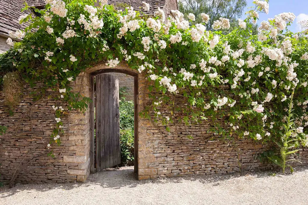 10 inspiring wood gate ideas