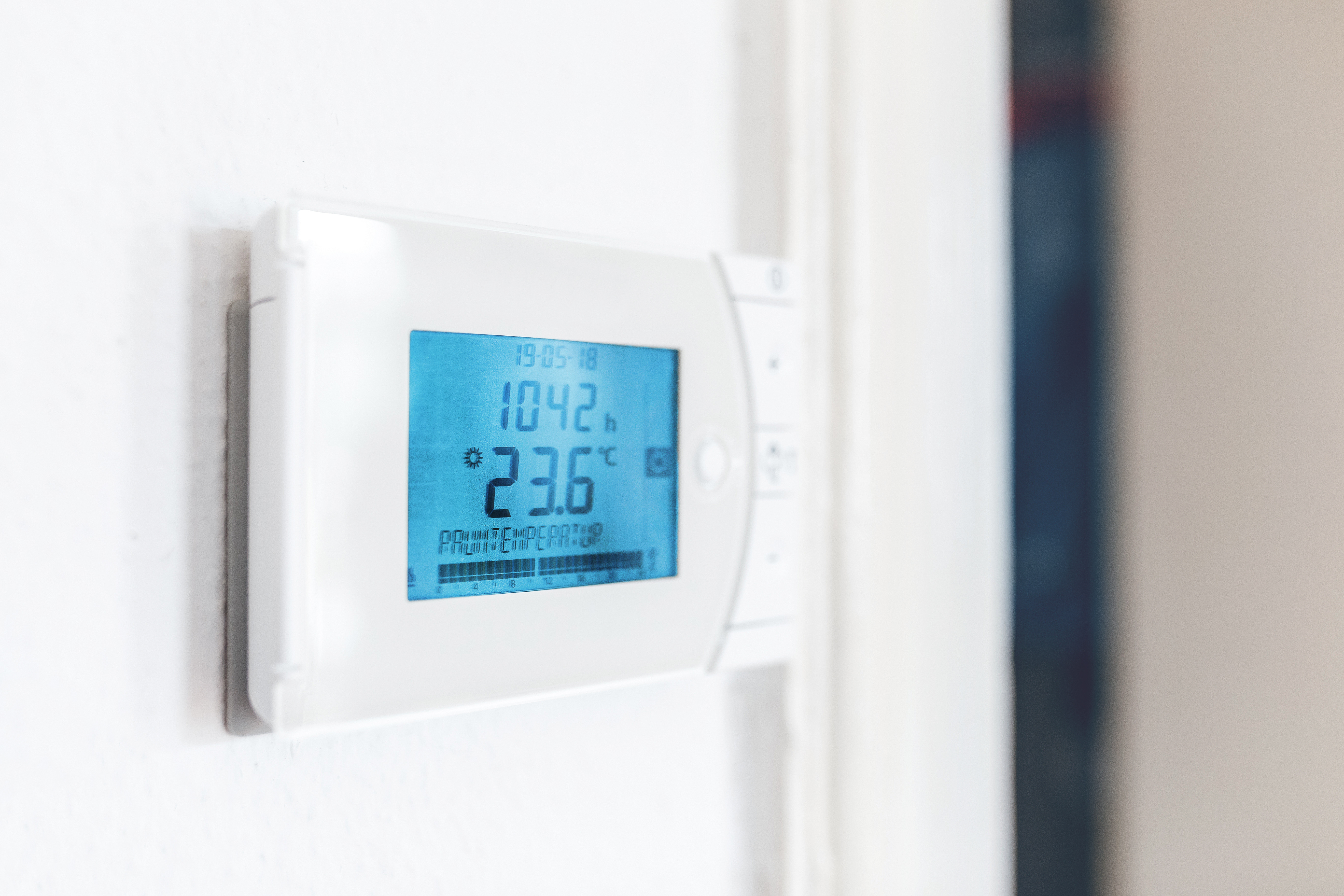 Why is my wireless Flomasta thermostat not communicating to my boiler?