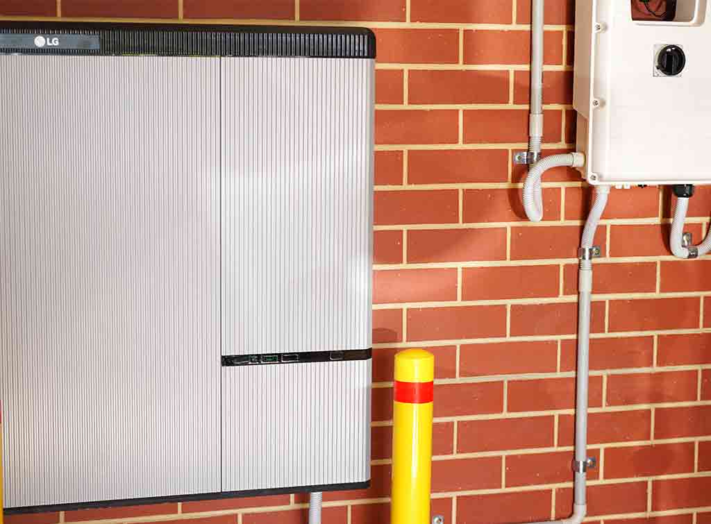 Solar battery storage costs in 2025