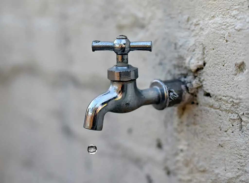 Can you get a hot and cold garden tap?