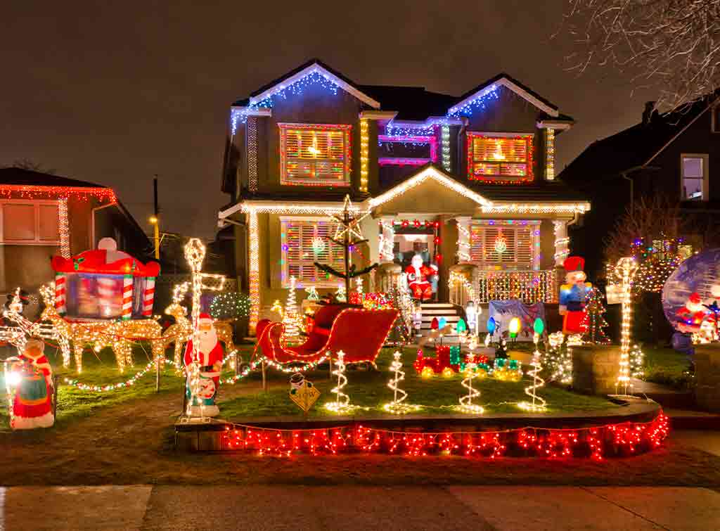Outdoor lighting ideas for Christmas: Dazzling decorations to jolly up your home