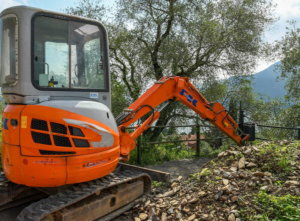 Mini digger hire cost guide