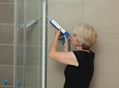 How to seal a shower screen