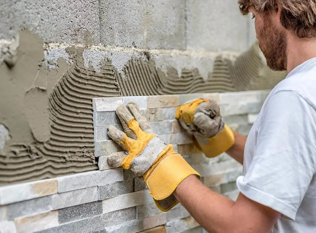 How to find and hire a good tiler