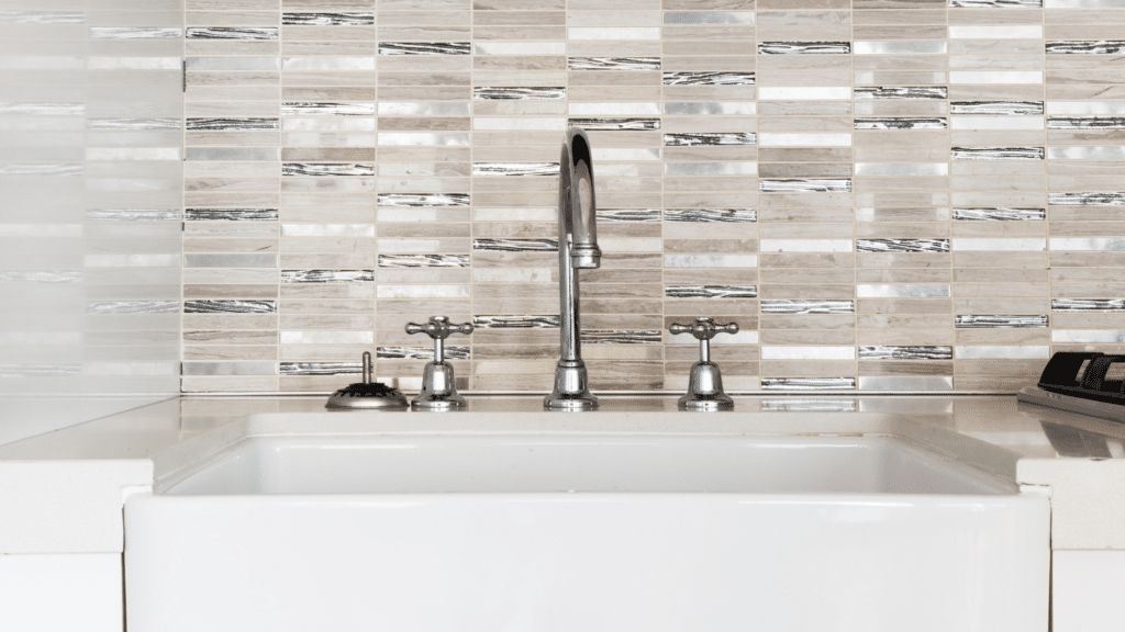 Top 8 bathroom splashback ideas