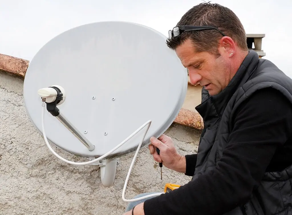 What&#8217;s the average satellite installer salary?