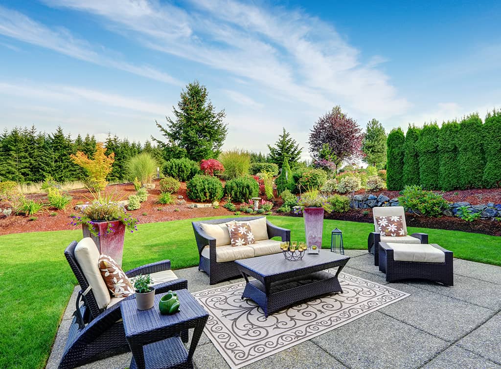 How much does it cost to lay a new patio?