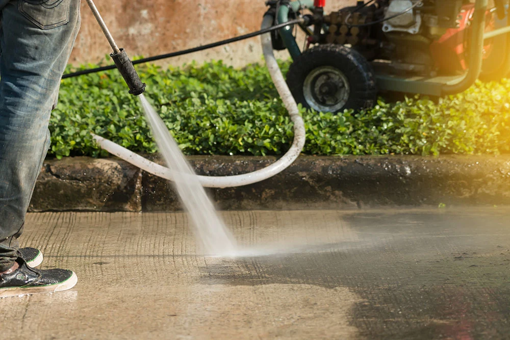 A driveway and patio transformation thanks to a jet wash