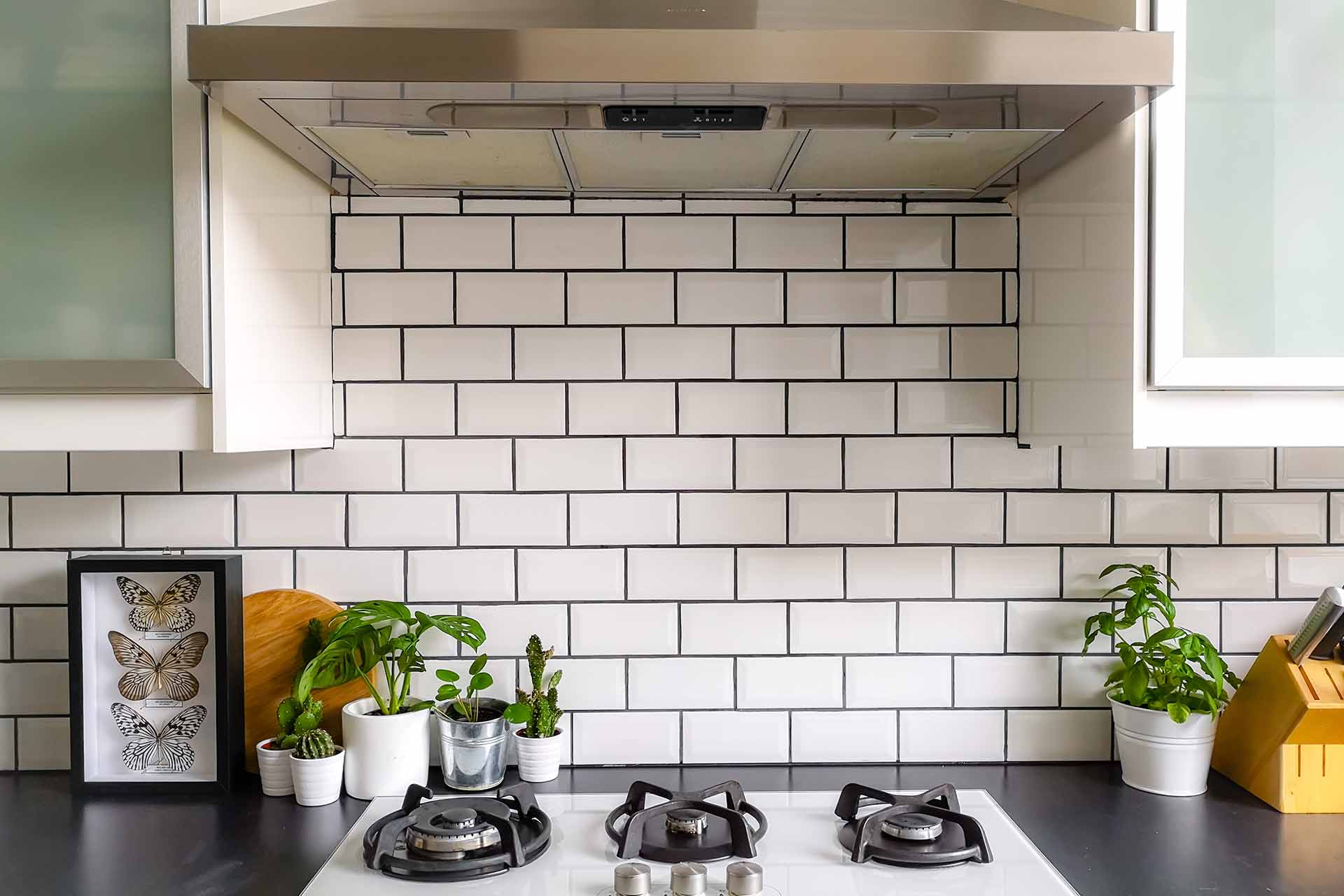 How to tile a splashback in 7 easy steps