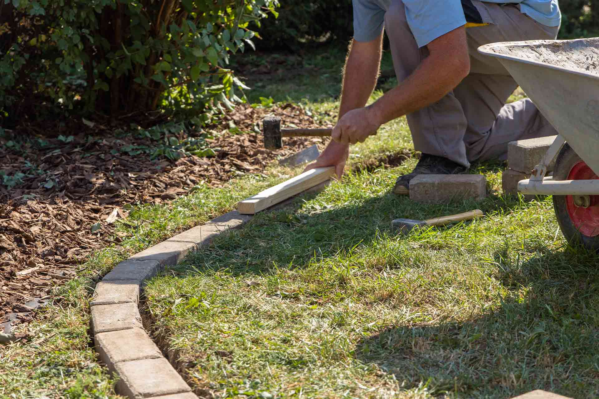 How much does concrete edging cost?