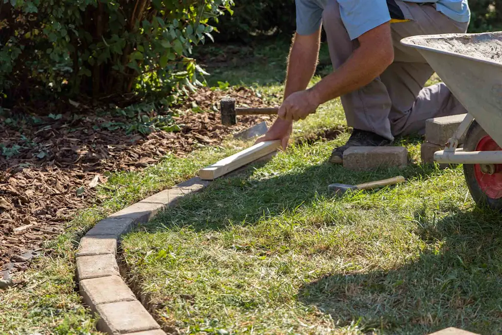 How much does concrete edging cost?