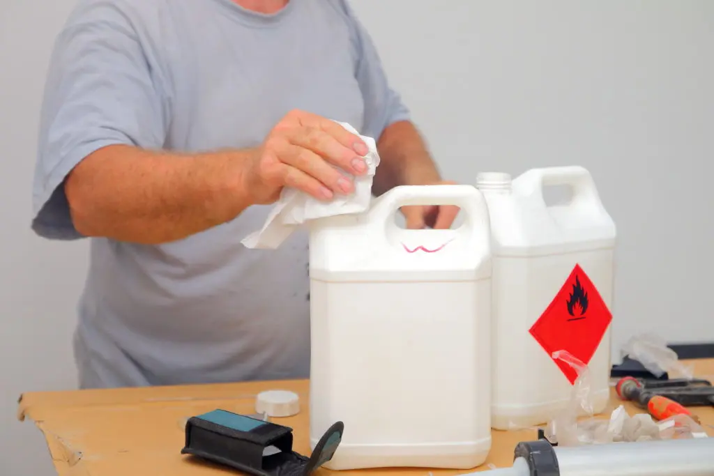 How to dispose of white spirit safely