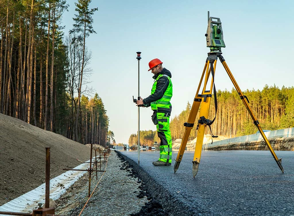 How much does a building surveyor earn?