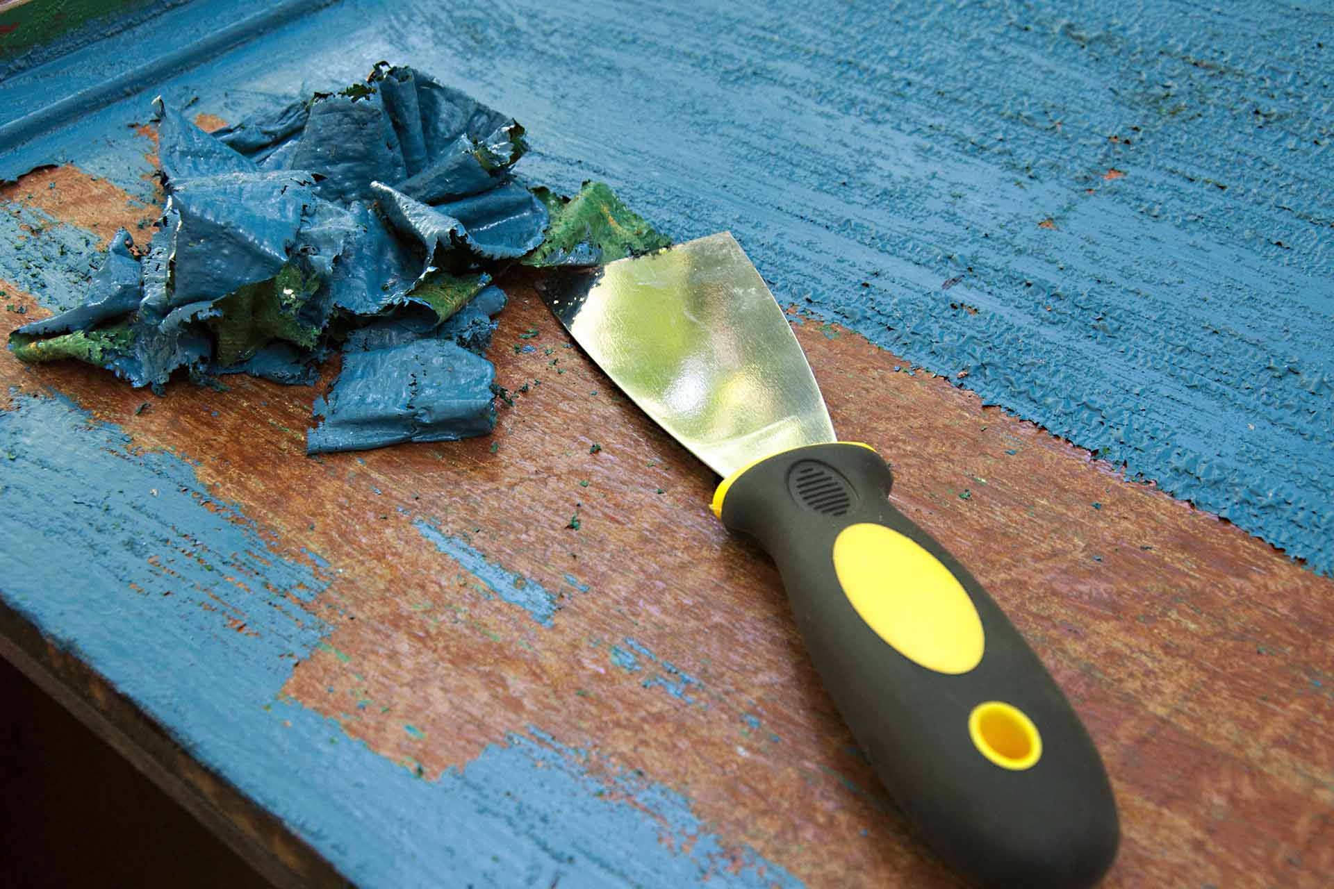 How to remove paint from wood