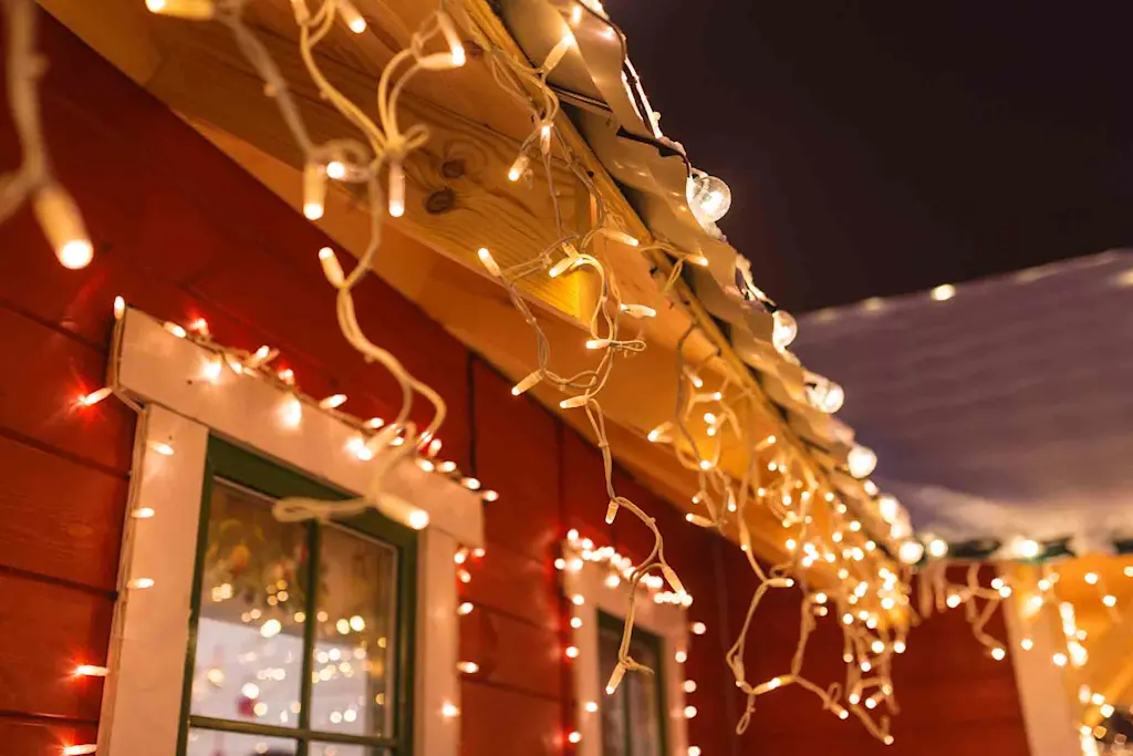 Cost of Christmas light installation