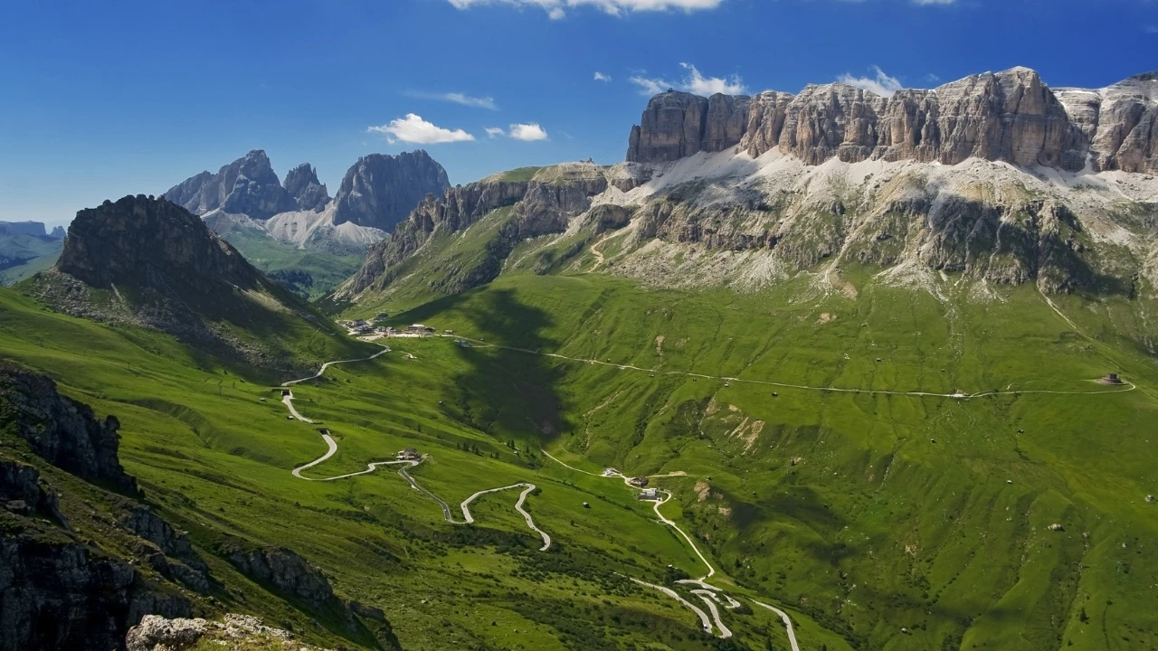 region.dolomites.splash_image.title
