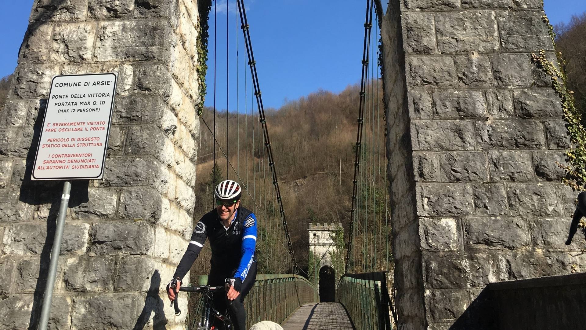 sportful-dolomiti-race-cyclist-bridge-adventure