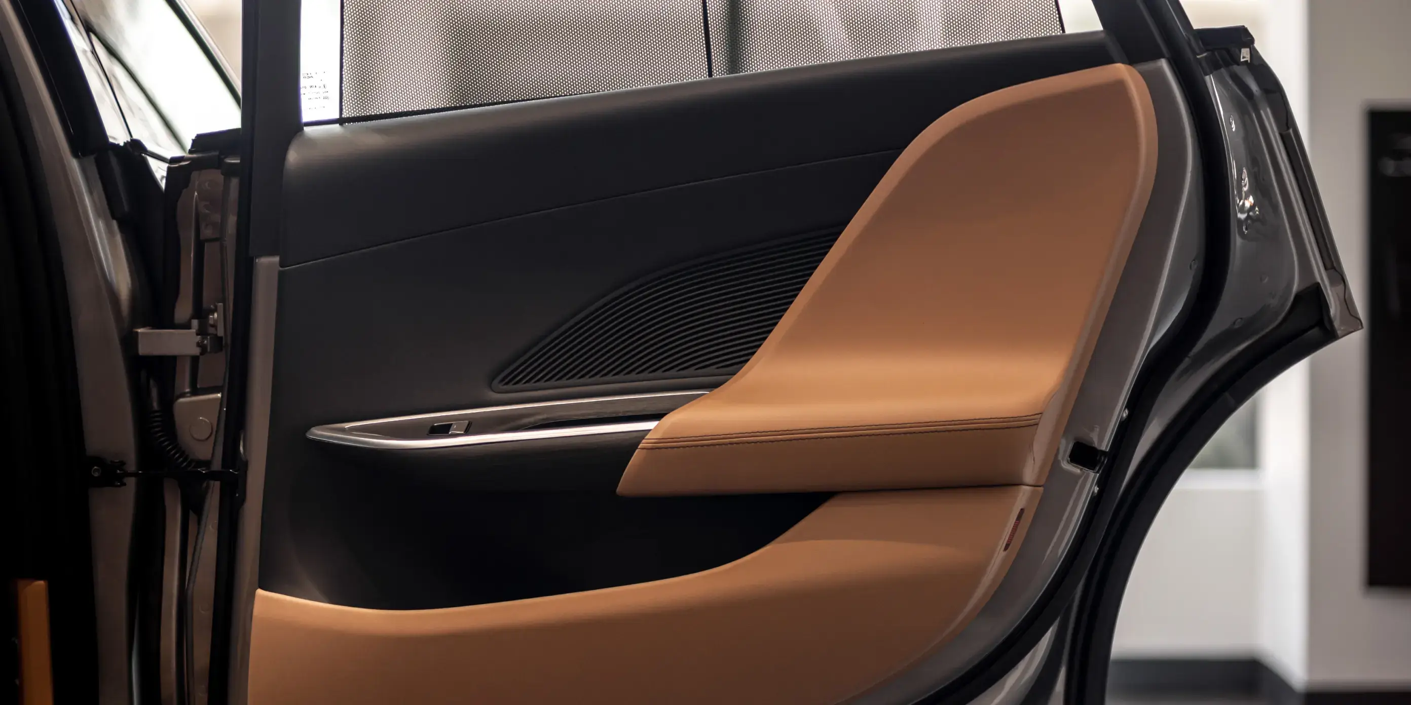 Rear window sun shades Carousel Slide