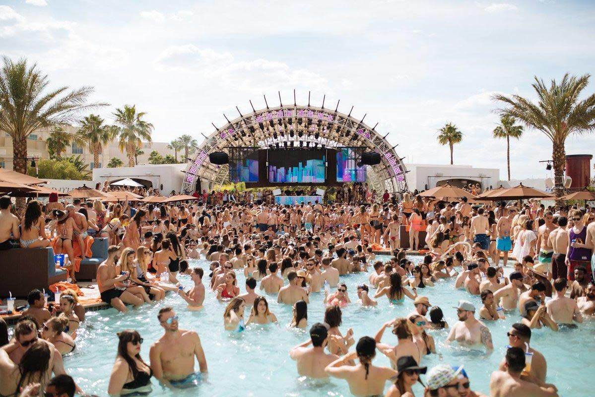 Summer Pool Party Tours In Las Vegas