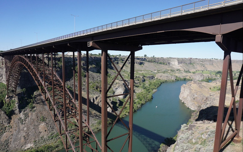 Bungee Jumping in Twin Falls Book Tours & Activities at