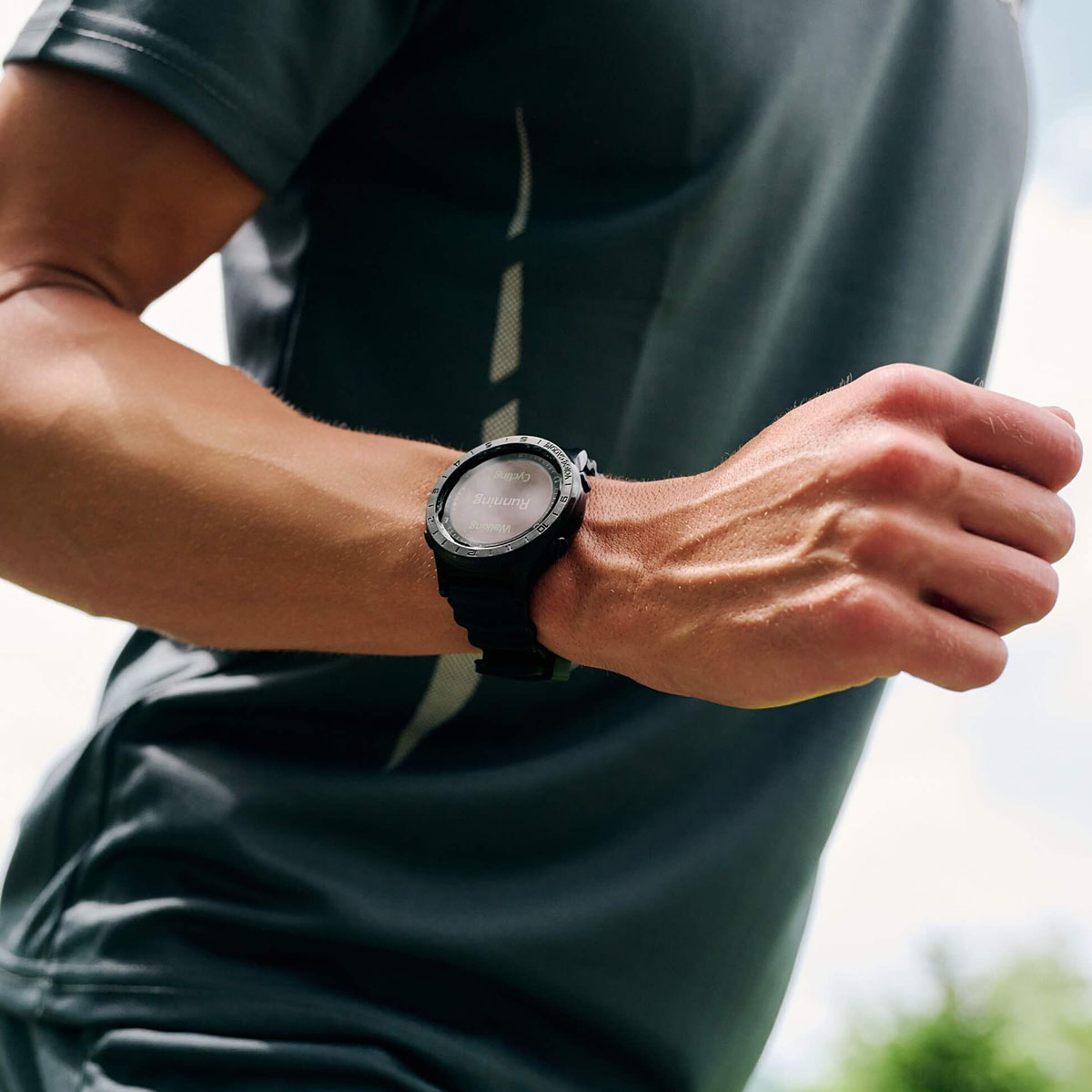 Hybrid Golf GPS Watch @ SharperImage.com