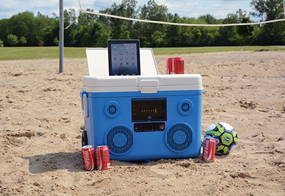 cooler that rolls on sand