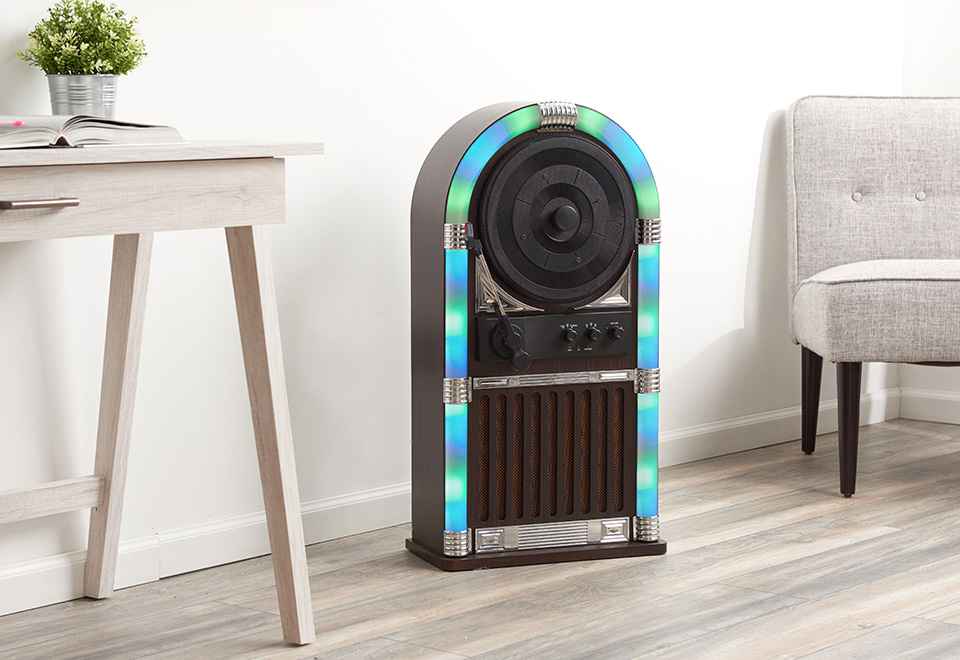 Jukebox LED照明付き アナログプレイヤー Amazon.com: VICTOR VDTJ-1550 Broadway Desktop Bluetooth CD