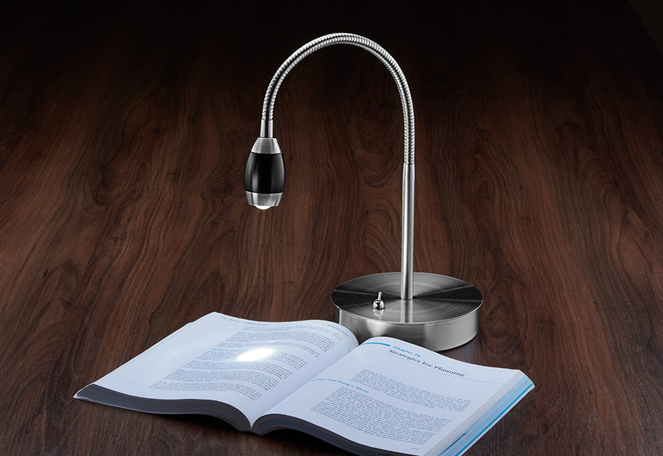 Desk fashion lamp for reading