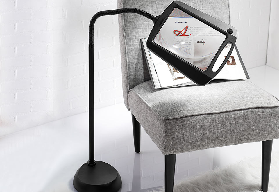 sharper image full page floor magnifying lamp