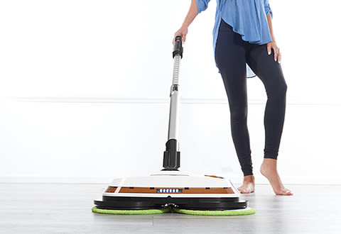 Window and surface vacuum cleaner