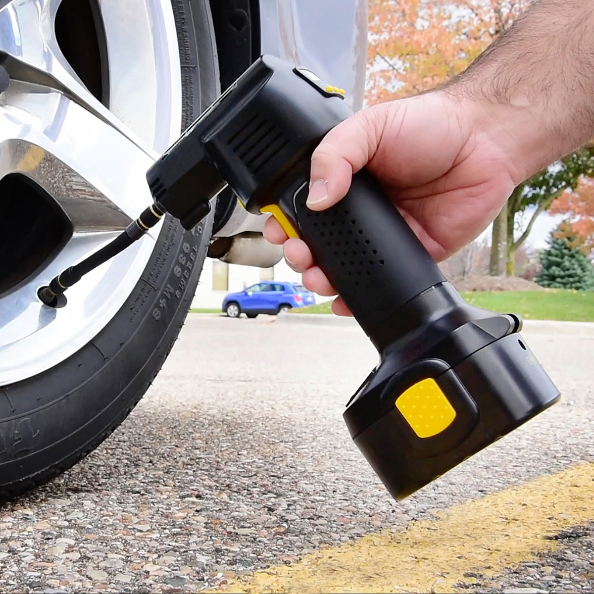 stargage R Cordless Auto Stop Tire Inflator by Sharper Image
