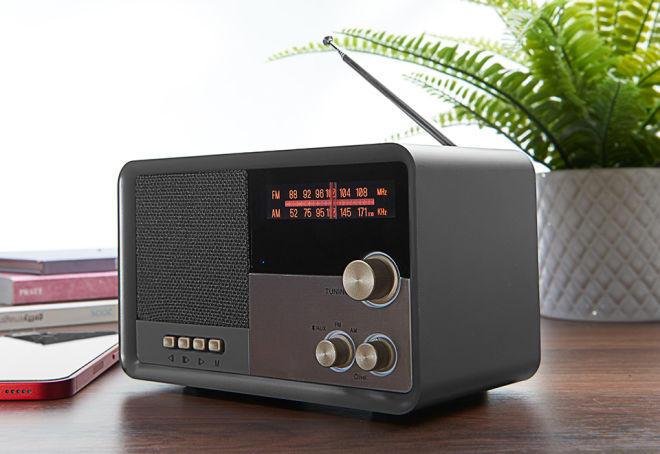 Vintage AM/FM Bluetooth Radio