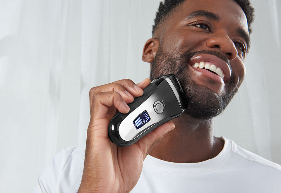 World’s Fastest Cordless Foil Shaver and Trimmer by Sharper Image
