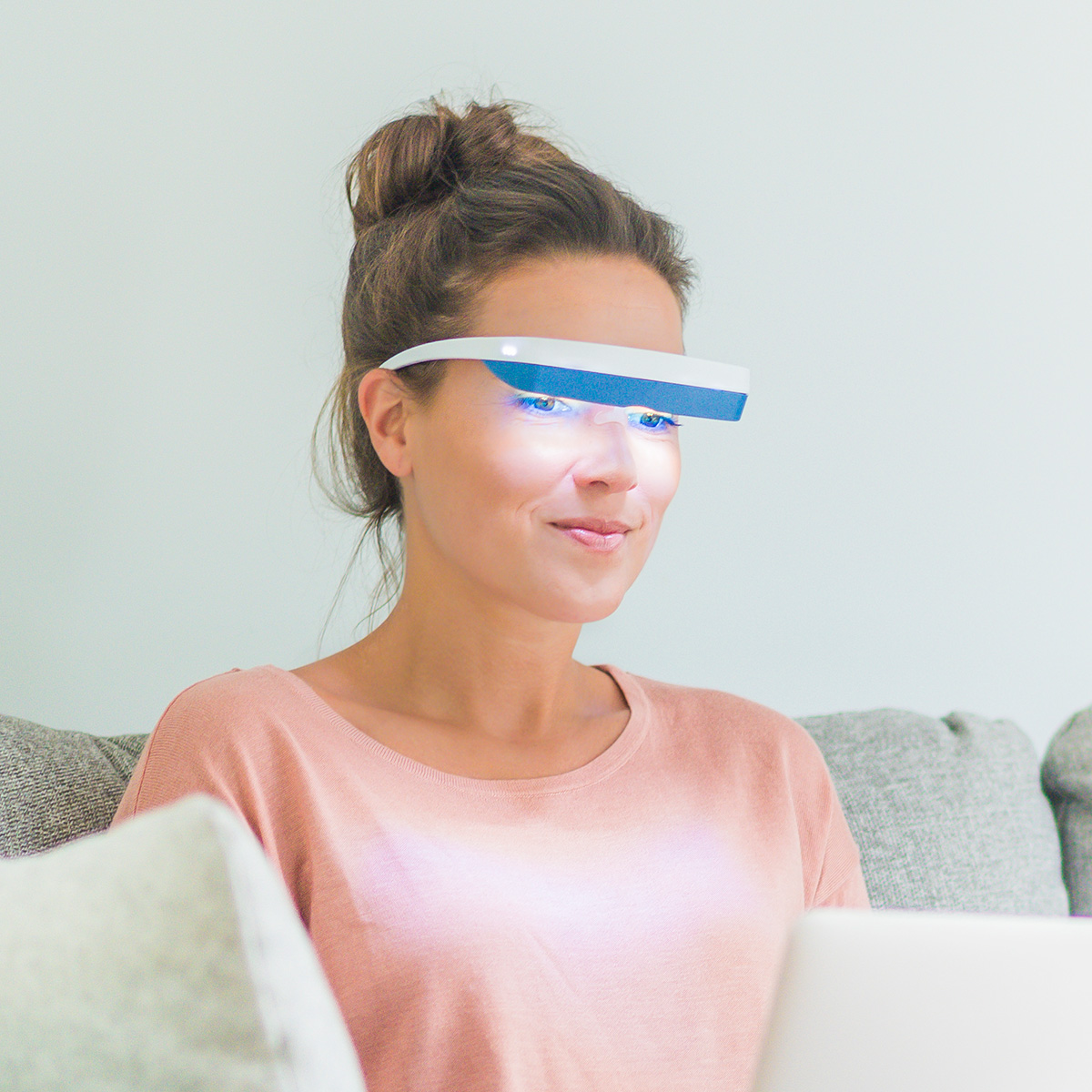 リラクゼーショングッズ Luminette Luminette®: Light Therapy Glasses and Lamps | Official