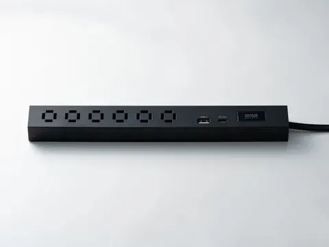 縦横間差込み自在スリムタップ　26G070404　37907