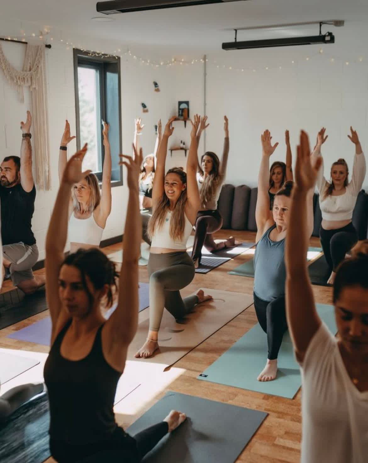 Tribu Yoga vs Fitune: ¿Cuál es el software ideal para tu Escuela de Yoga?