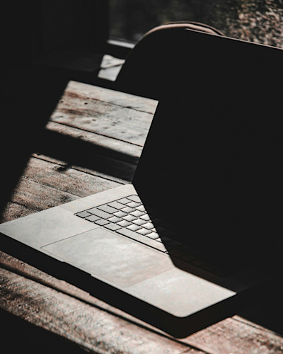 Semantic observability vs. AI observability: what changes in the GenAI era?