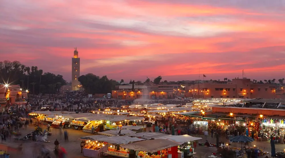 Marocco - Marrakech al tramonto dalla piazza centrale che si affaccia sulla Medina