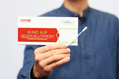 Mitglieder voten für Spendenzweck: FitX spendet 5.000 Euro an DKMS