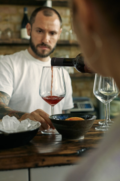 Aecorn The Table Joe Pouring 2