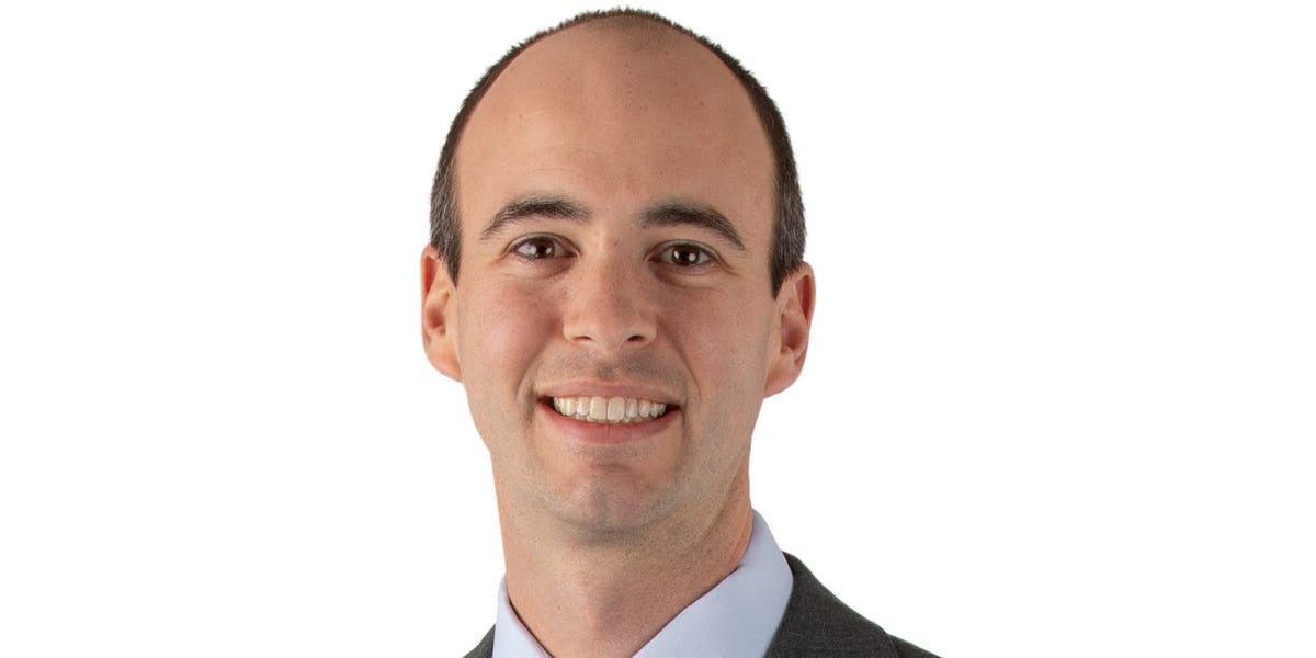 How to Invest in the Market Downturn: Offensive and Defensive Ideas