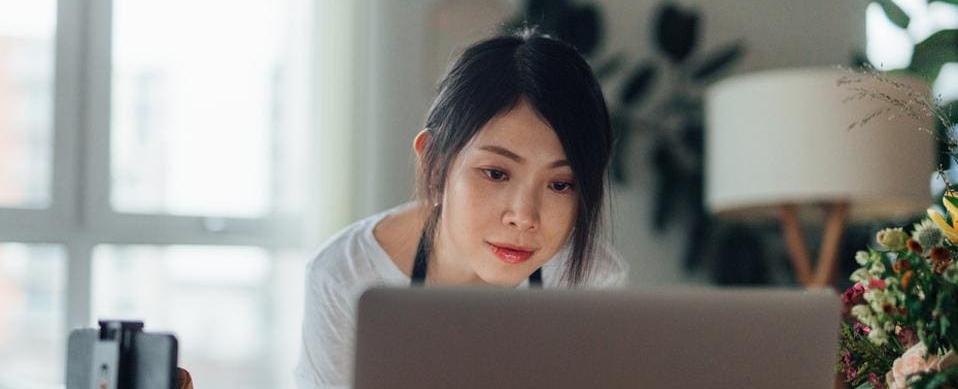 18 Side Hustle Ideas To Make Extra Money In 2023